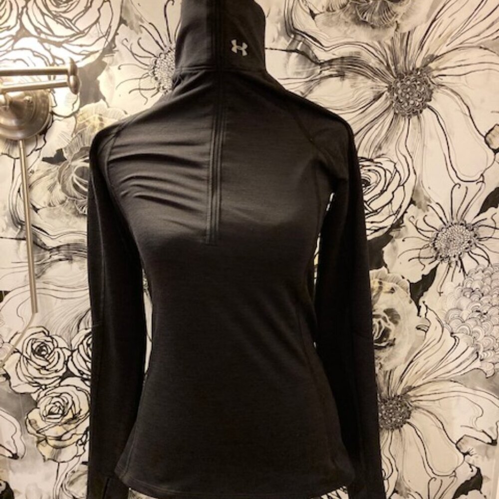 UNDER ARMOUR Women's Black Pullover Jacket SIZE UNKNOWN Approx XS Zip up to Neck